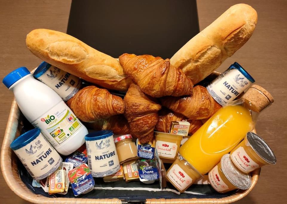 Gite "La Bulle De Lena" Avec Petit-Dejeuner Garage Et Parking Flavigny Exterior photo